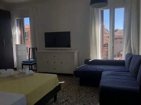 Dört Kişilik Oda, Ortak Banyo, Şehir Manzaralı