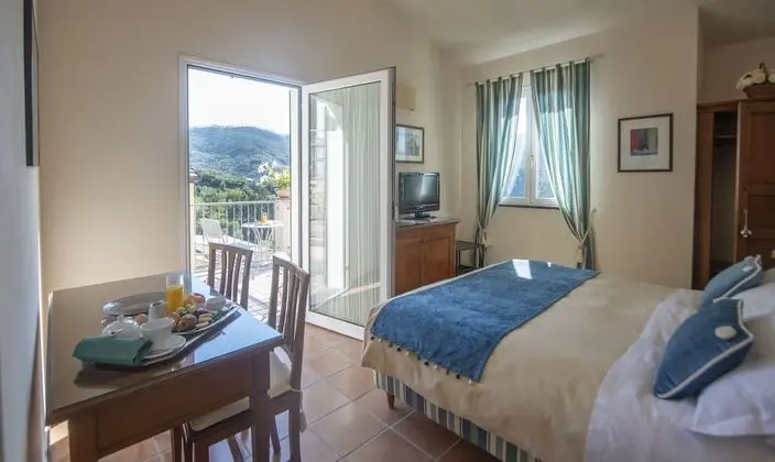 Tek Büyük Yataklı Oda, Balkon, Deniz Manzaralı