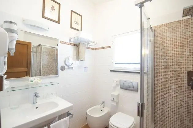 Tek Büyük Yataklı Oda, Teras, Tepe Manzaralı