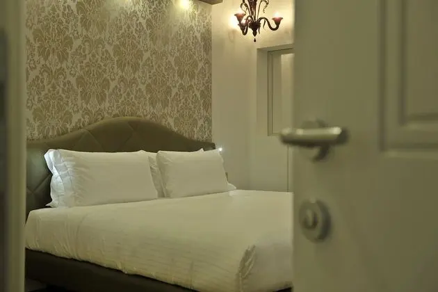 Comfort Tek Büyük veya İki Ayrı Yataklı Oda