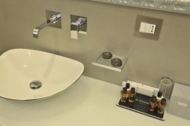 Comfort Tek Büyük veya İki Ayrı Yataklı Oda