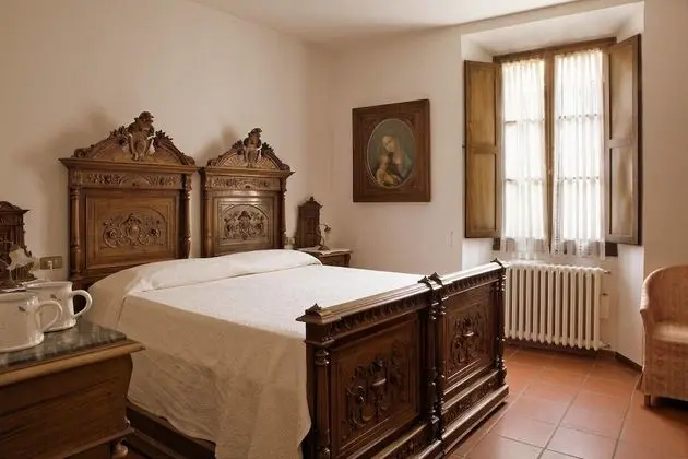 Exclusive Tek Büyük Yataklı Oda