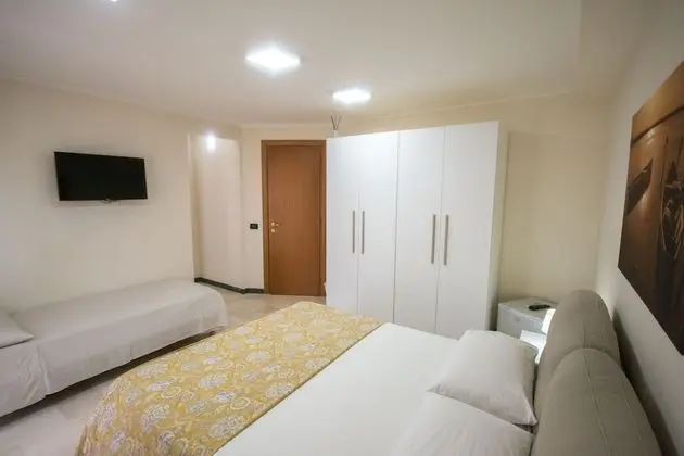 Üç Kişilik Oda