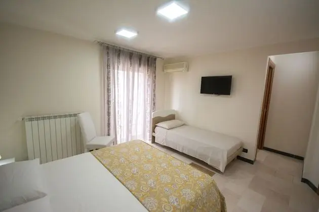Üç Kişilik Oda