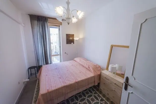 Tek Büyük veya İki Ayrı Yataklı Oda (Private External Bathroom)