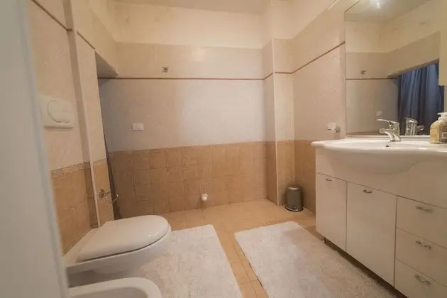 Tek Büyük veya İki Ayrı Yataklı Oda (Private External Bathroom)