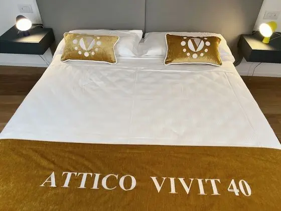 Attico Vivit 40, Annex Building