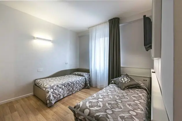 Tek Büyük veya İki Ayrı Yataklı Oda, Şehir Manzaralı
