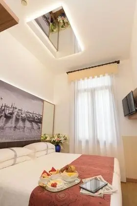 Classic Tek Büyük veya İki Ayrı Yataklı Oda