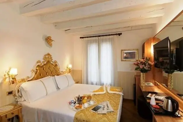 Deluxe Tek Büyük veya İki Ayrı Yataklı Oda