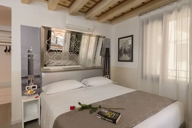 Superior Tek Büyük veya İki Ayrı Yataklı Oda