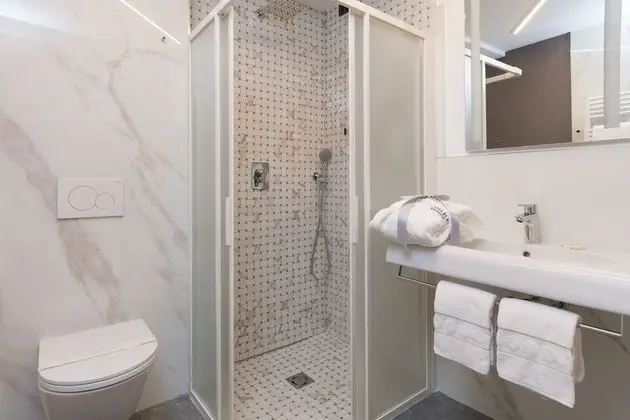 Superior Tek Büyük veya İki Ayrı Yataklı Oda