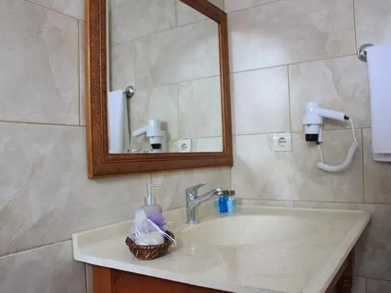 Superior İki Tek Yataklı Oda, Havuz Manzaralı, Balkonlu
