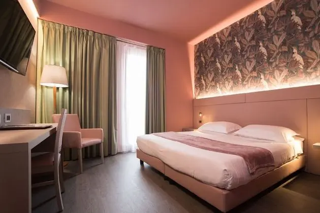 Comfort Tek Büyük veya İki Ayrı Yataklı Oda