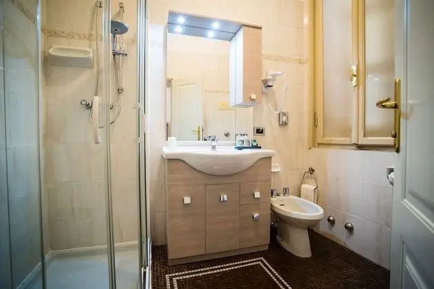 Comfort Tek Büyük veya İki Ayrı Yataklı Oda