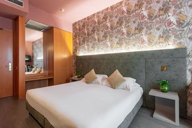 Comfort Tek Büyük veya İki Ayrı Yataklı Oda