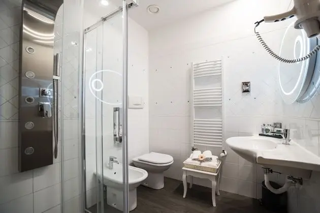 Comfort Tek Büyük veya İki Ayrı Yataklı Oda