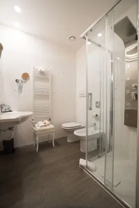 Comfort Tek Büyük veya İki Ayrı Yataklı Oda