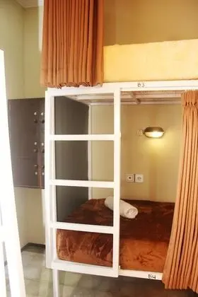 6-Bed Mixed Dormitory