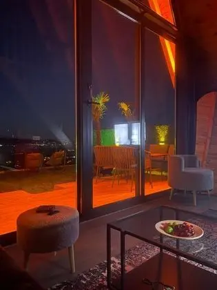 Bungalow 2+1 Oda, Göl Manzaralı, Özel Havuzlu