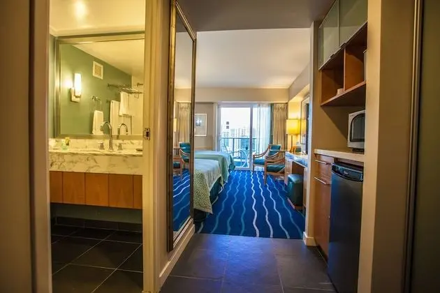 Partial Ocean View, 1 Queen Bed