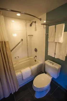 Partial Ocean View, 1 Queen Bed