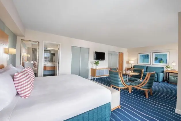 Junior Süit (Resort Fee Included)