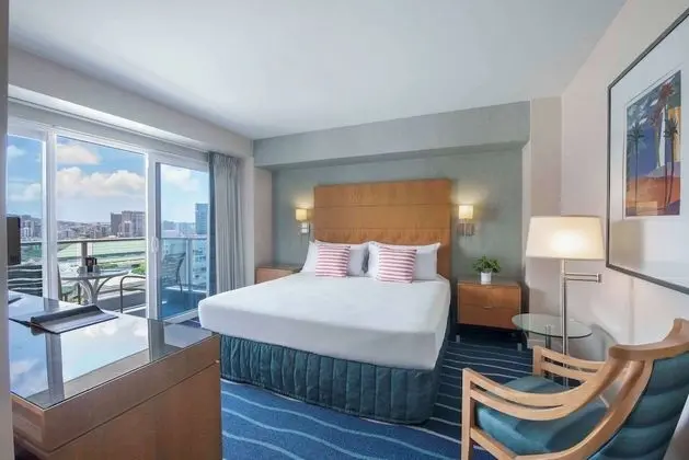 Süit, 1 Yatak Odası, Dağ Manzaralı (Waikiki Tower - Resort Fee Included)
