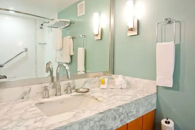 Süit, 1 Yatak Odası, Okyanus Manzaralı (Waikiki Tower - Resort Fee Included)