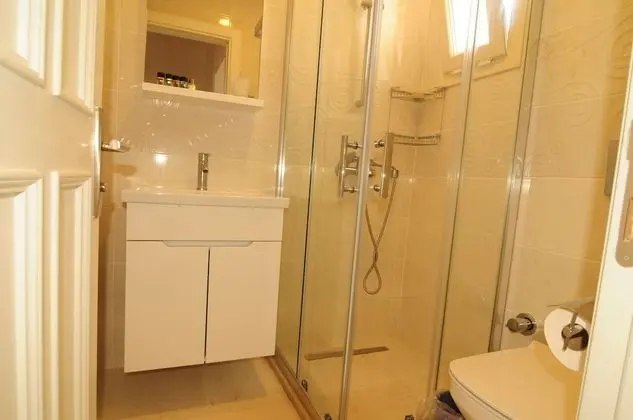 Bathroom shower
