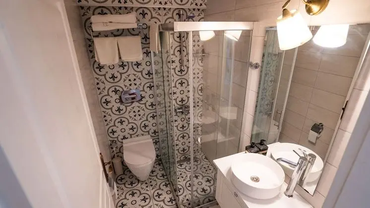 Standard Tek Büyük Yataklı Oda