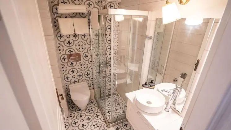 Standard Tek Büyük Yataklı Oda