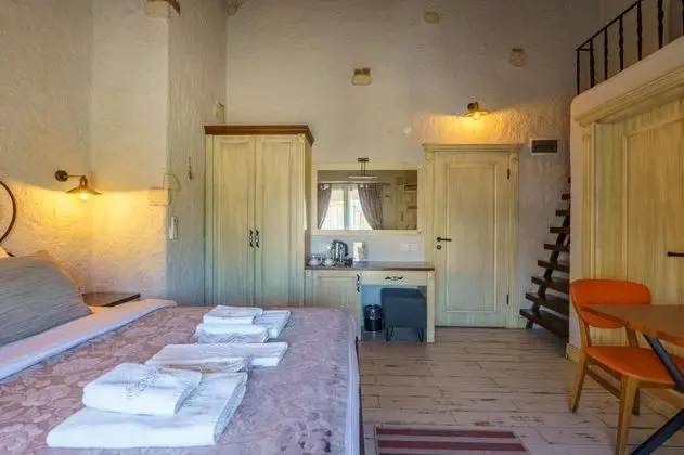 Çift Kişilik, Sokak Manzaralı, Şömineli