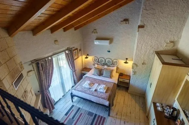 Çift Kişilik, Sokak Manzaralı, Şömineli