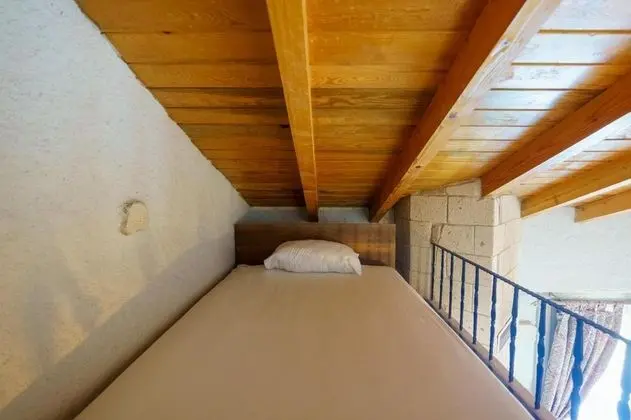 Çift Kişilik, Sokak Manzaralı, Şömineli