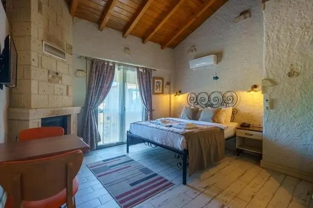 Çift Kişilik, Sokak Manzaralı, Şömineli
