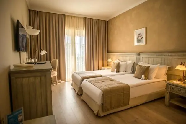 Deluxe Çift Kişilik Oda,bahçe Manzaralı,balkonlu