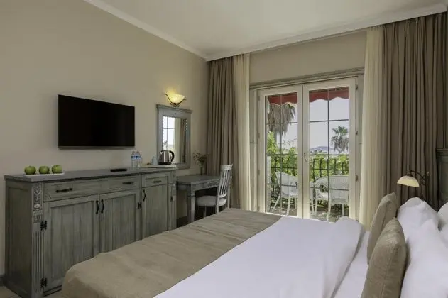 Deluxe Room With Balcony,bahçe Manzaralı,balkonlu