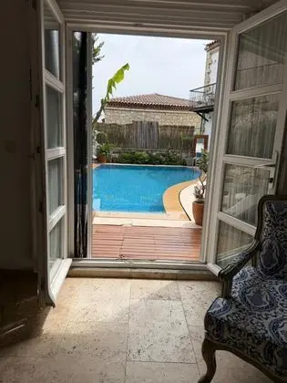 Deluxe Oda, Kara veya Havuz Manzaralı