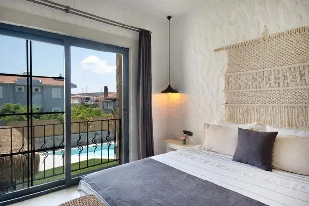 Junior Suite, Havuz Manzaralı, Klimalı
