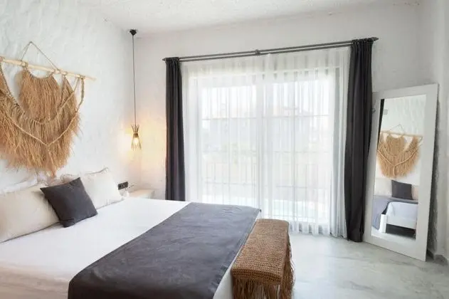 Junior Suite, Havuz Manzaralı, Klimalı