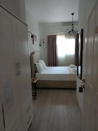 Çift Kişilik, Bahçe Manzaralı