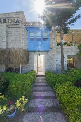 https://images.etstur.com/files/images/hotelImages/TR/51586/l/Alacati-Marina-Palace-Oda-323450.jpg