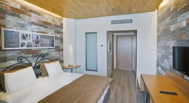 https://imagessl.etstur.com/files/images/hotelImages/TR/53169/l/Villa-Renk-Otel-Alacati-Oda-38921.jpg
