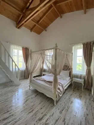 Suite Oda - 3 Kişilik, Havuz Manzaralı