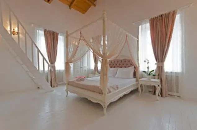 Suite Oda - 3 Kişilik, Havuz Manzaralı