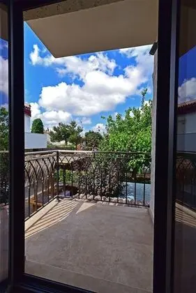Luxury Üç Kişilik Oda, Bahçe Manzaralı