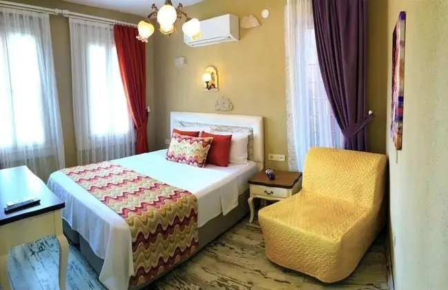 Deluxe Oda, Havuz Manzaralı
