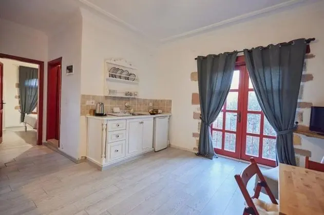Triple, Bahçe Manzaralı