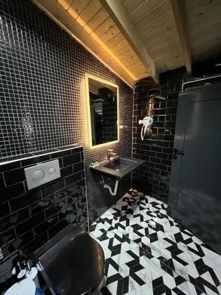 Suite, Deniz ve Dağ Manzaralı
